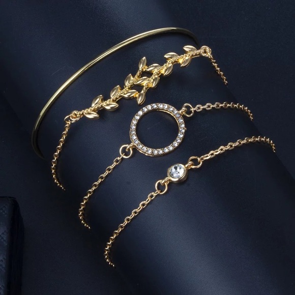 ⚜️[𝟯/$𝟮𝟴]⚜️4 Layered Crystal Gold Bracelets NEW - Picture 2 of 8